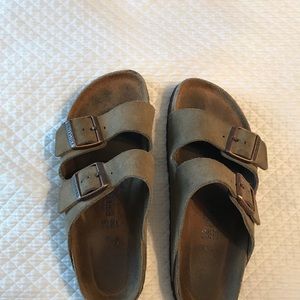 Brown Birkenstock!!